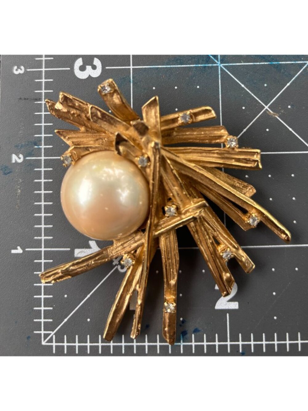 Vintage E. Pearl Gold Brooch Pin With Faux Pearl Rhinestones Abstract Starburst - Picture 4 of 8